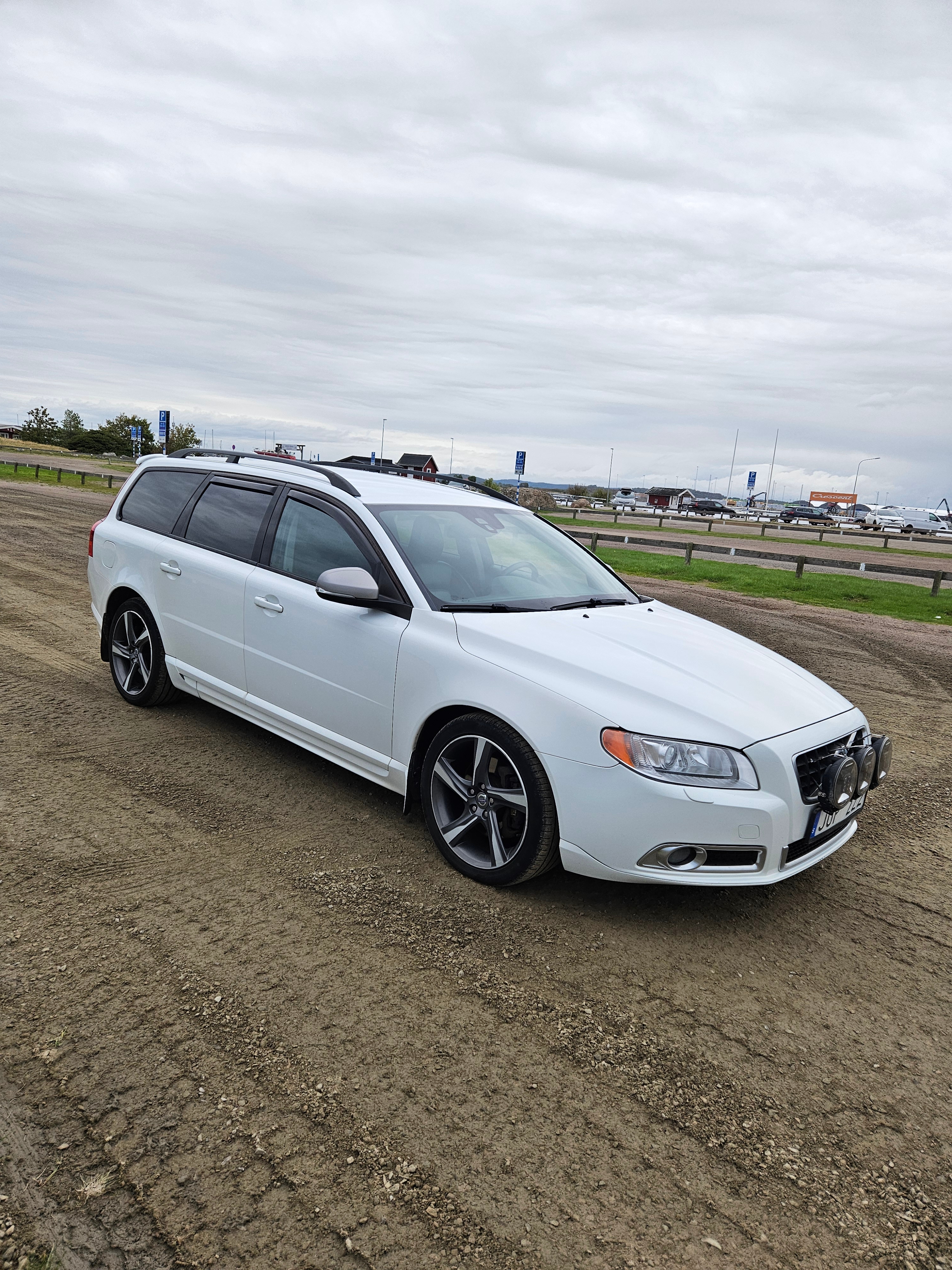 Volvo V70 D4 R Design 2013, bild 2/9