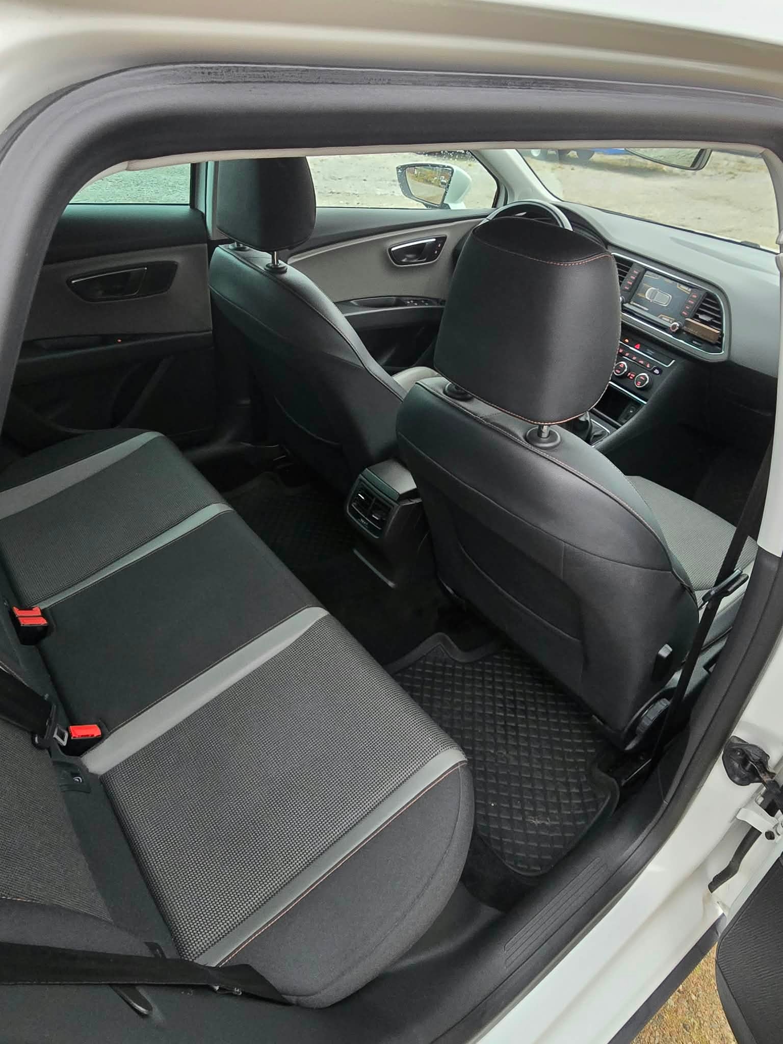 Seat Leon 1.6 TDI Xperience 2016, bild 5/8