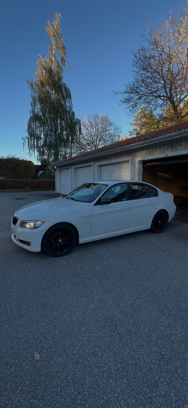 BMW 318d 2011, bild 2/10