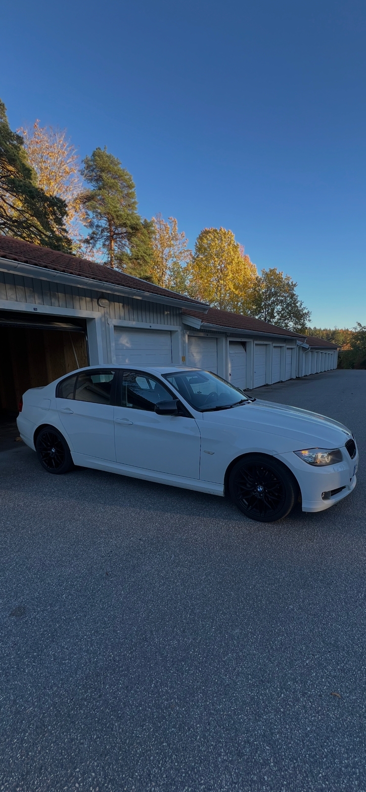 BMW 318d 2011, bild 3/10