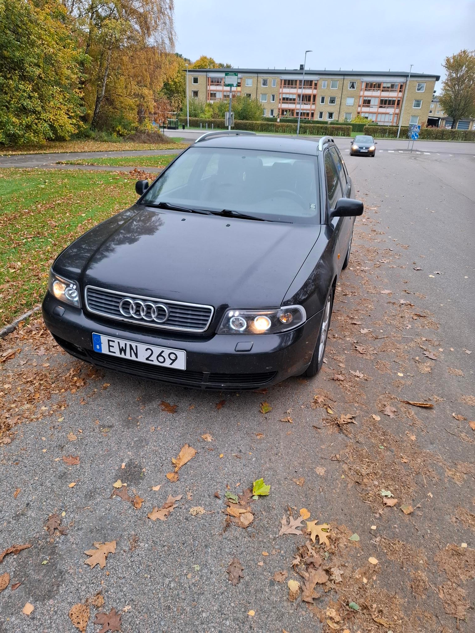 Audi A4 1.9 TDI 1998, bild 6/8