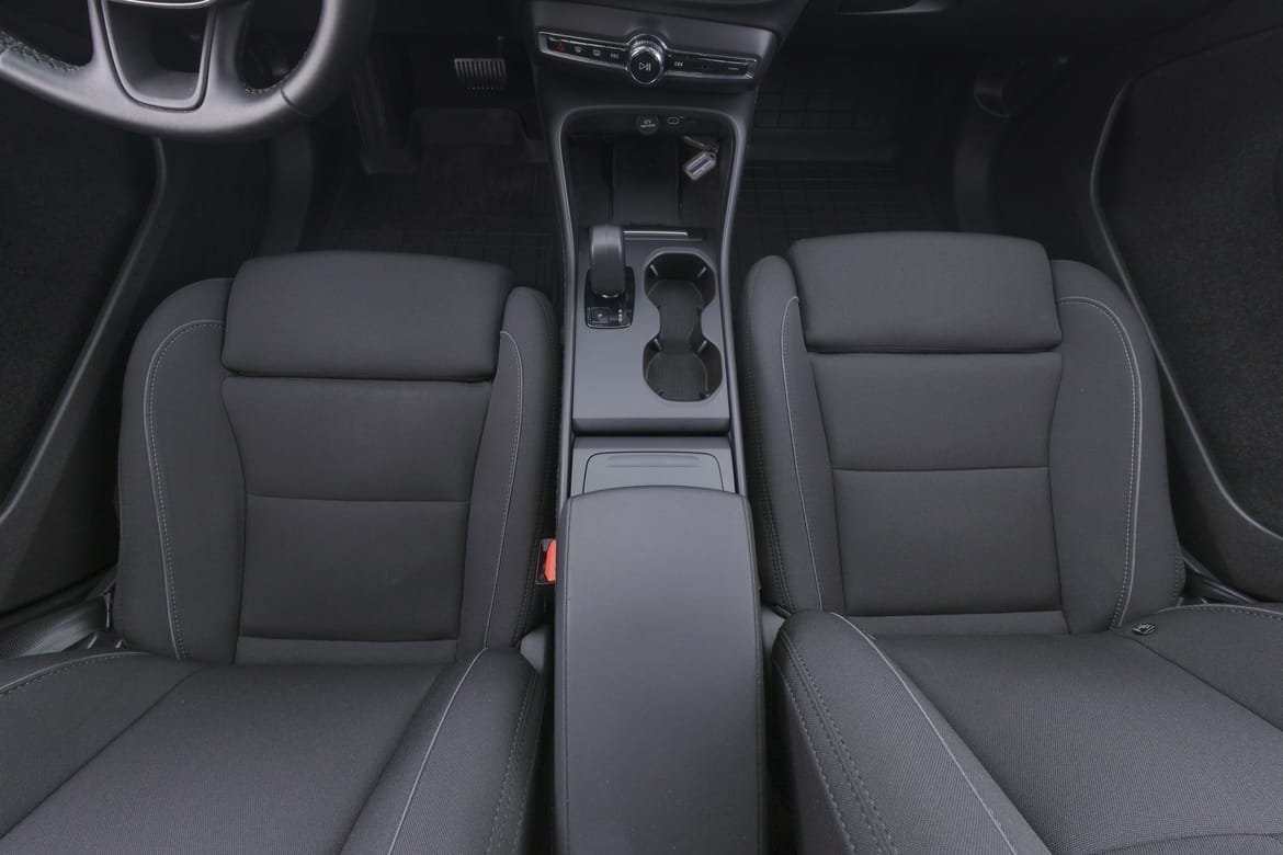 Volvo EX40 Extended Range Core 2025, photo 9/10