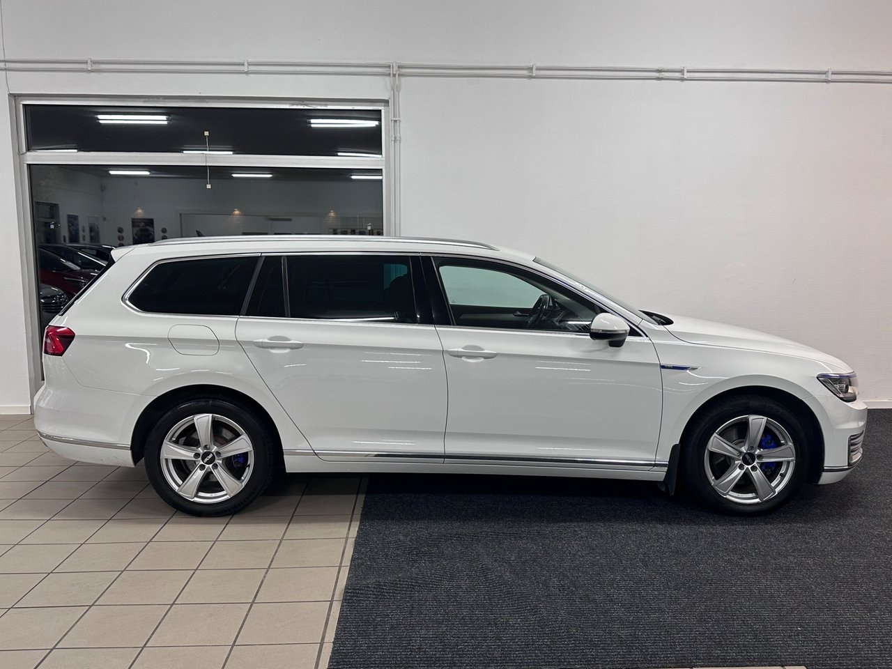 Volkswagen Passat GTE 2018, bild 6/10