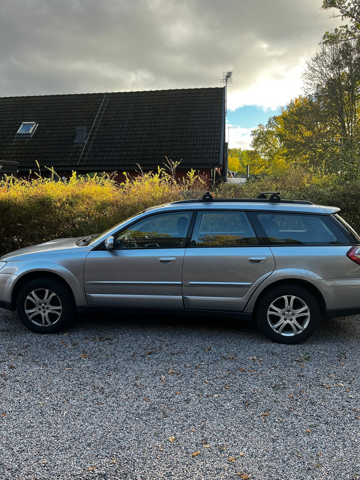 Subaru Outback 2.0D 2009, bild 2/3