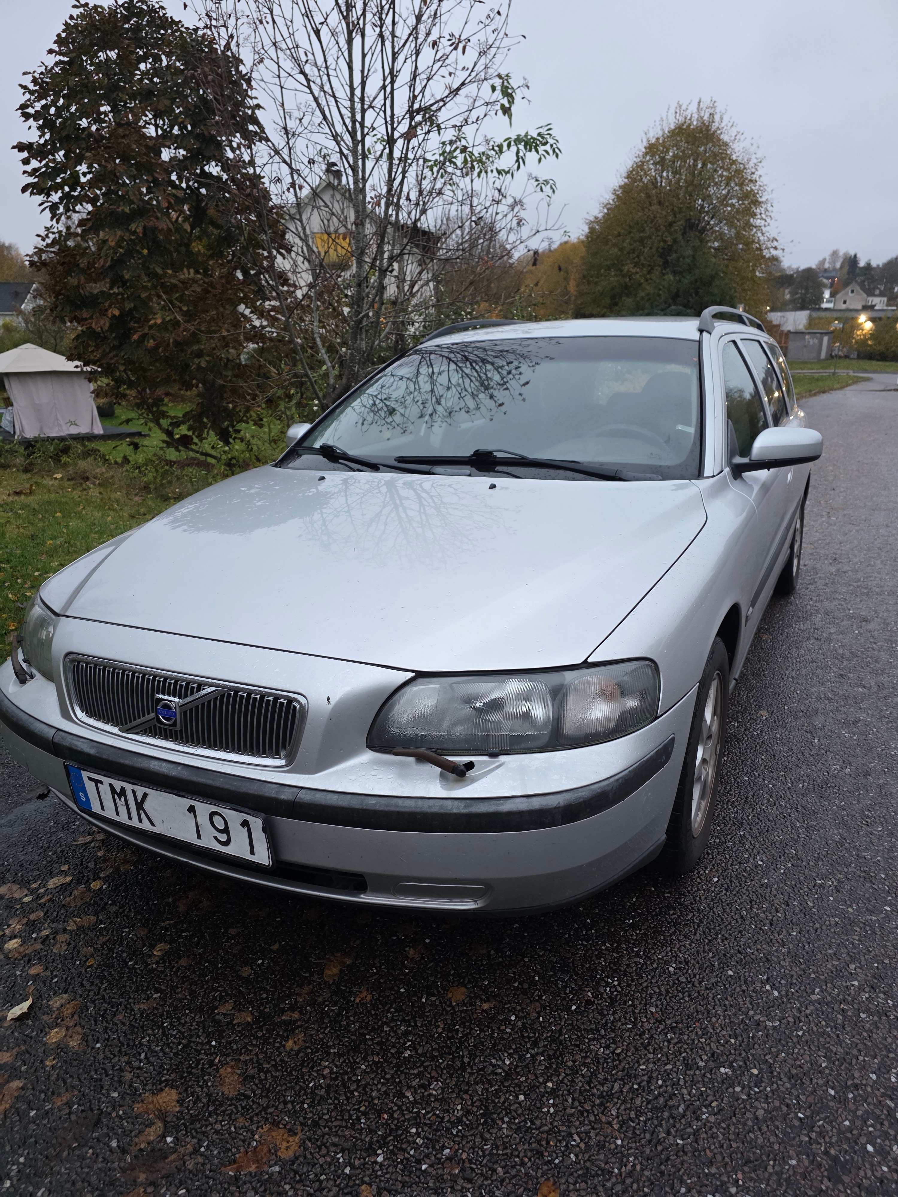 Volvo V70 2.4 2002, kuva 2/5
