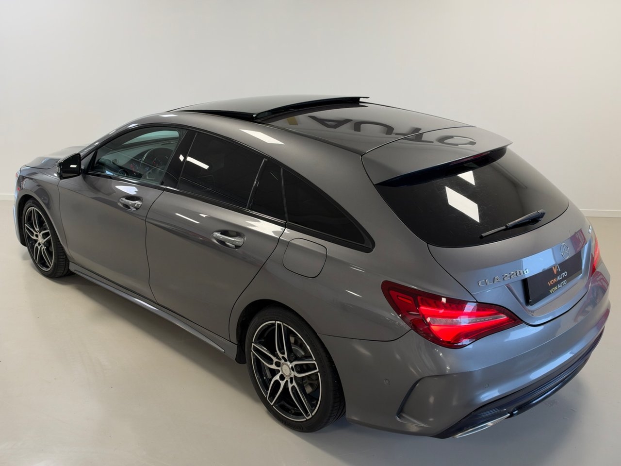 Mercedes-Benz CLA 220 d AMG 2017, photo 4/10