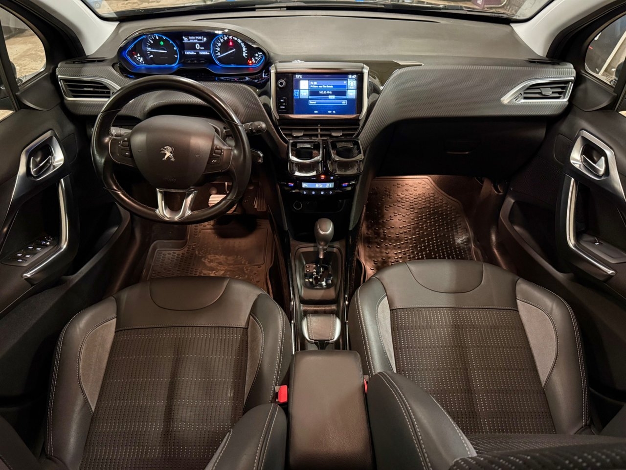 Peugeot 2008 2016, photo 9/10