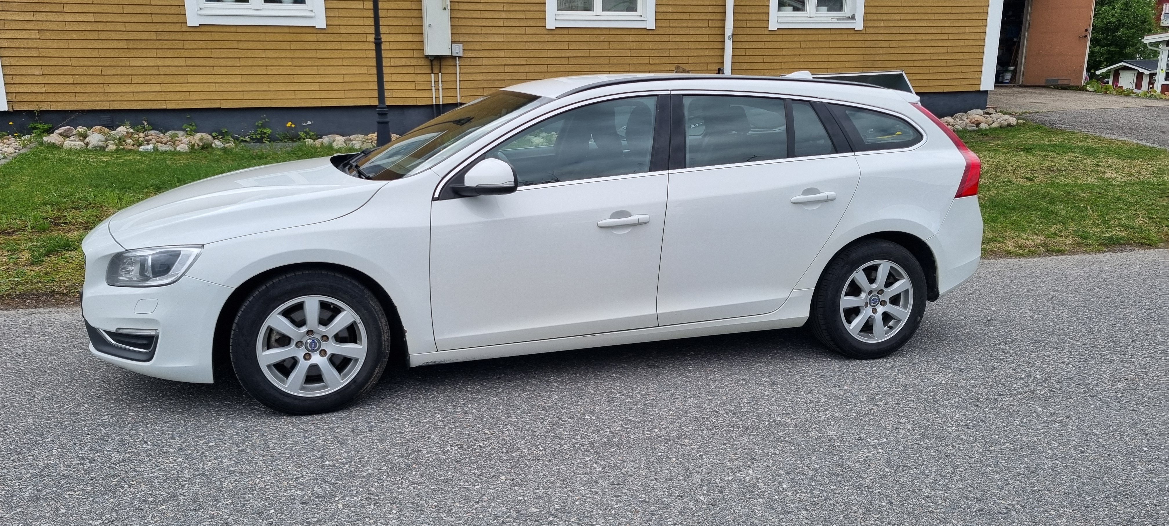 Volvo V60 D4 2014, bild 2/7