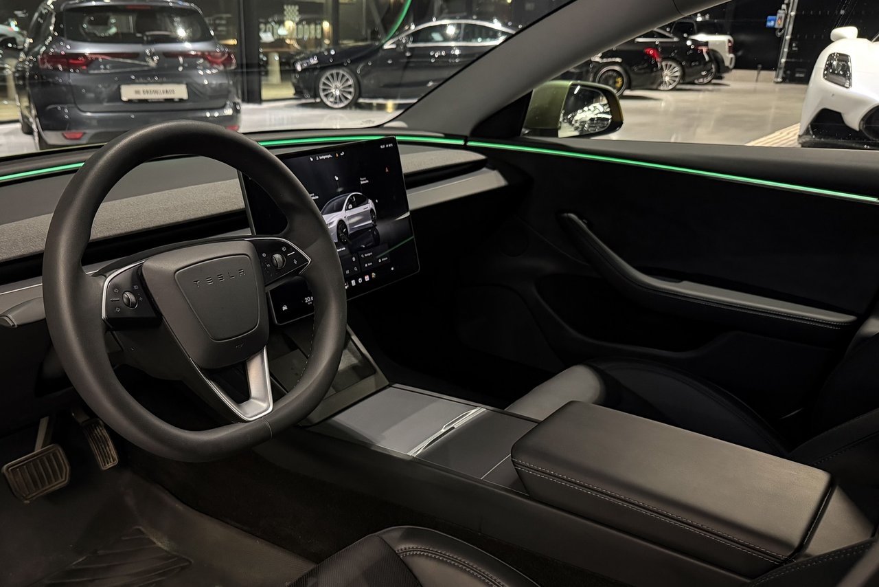 Tesla Model 3 2024, photo 7/10