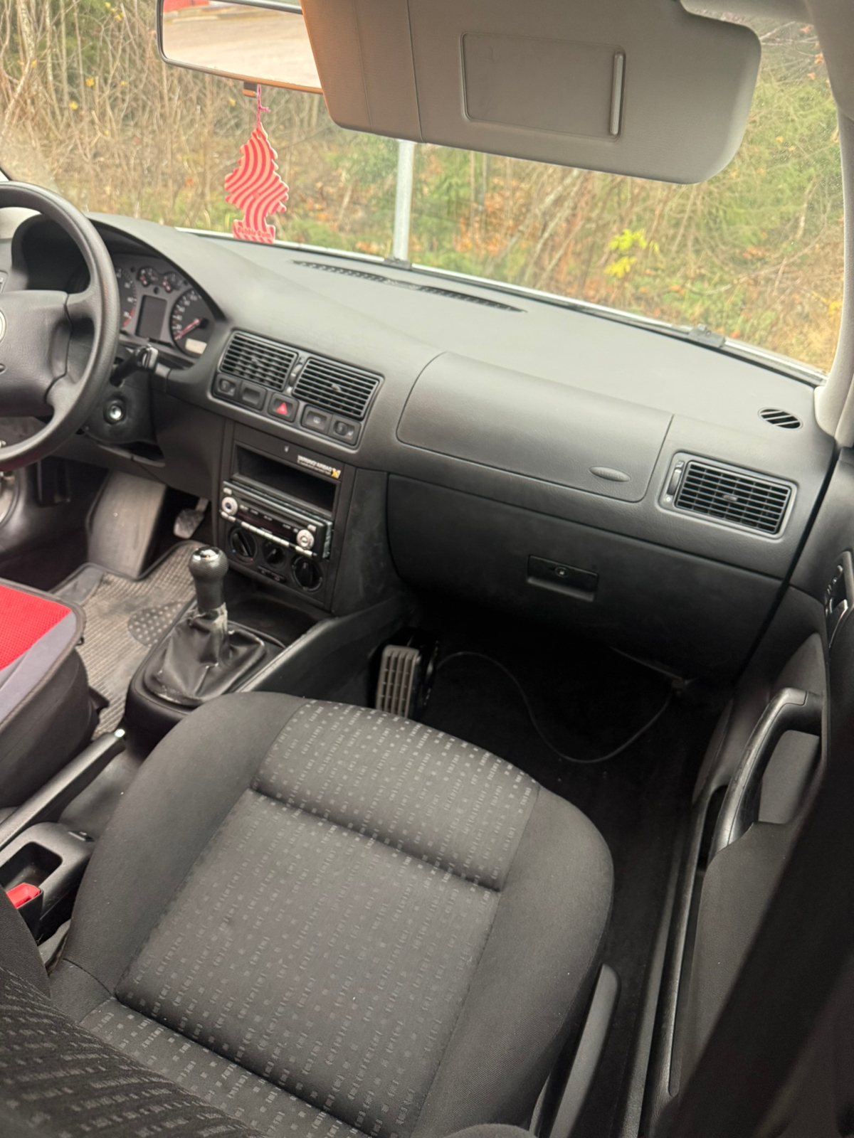 Volkswagen Golf 1.6 2003, photo 6/10