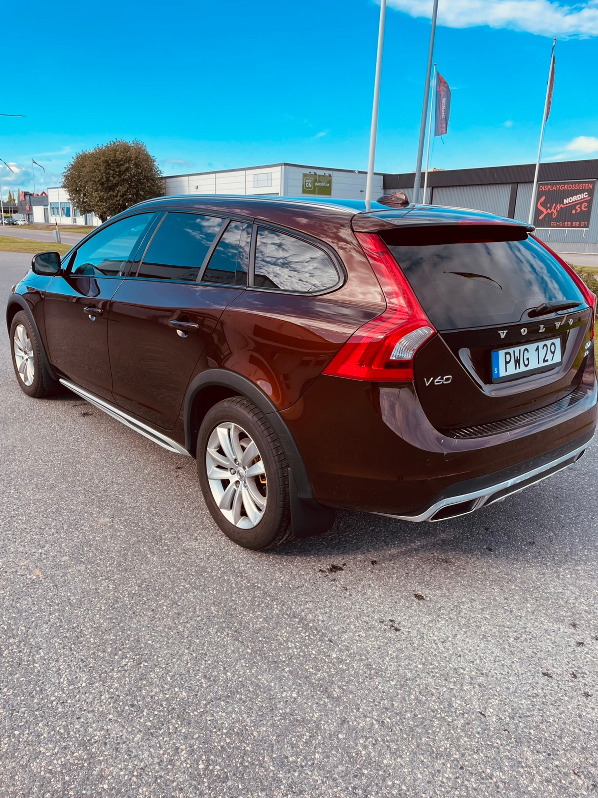 Volvo V60 Cross Country D4 Momentum 2016, bild 3/10