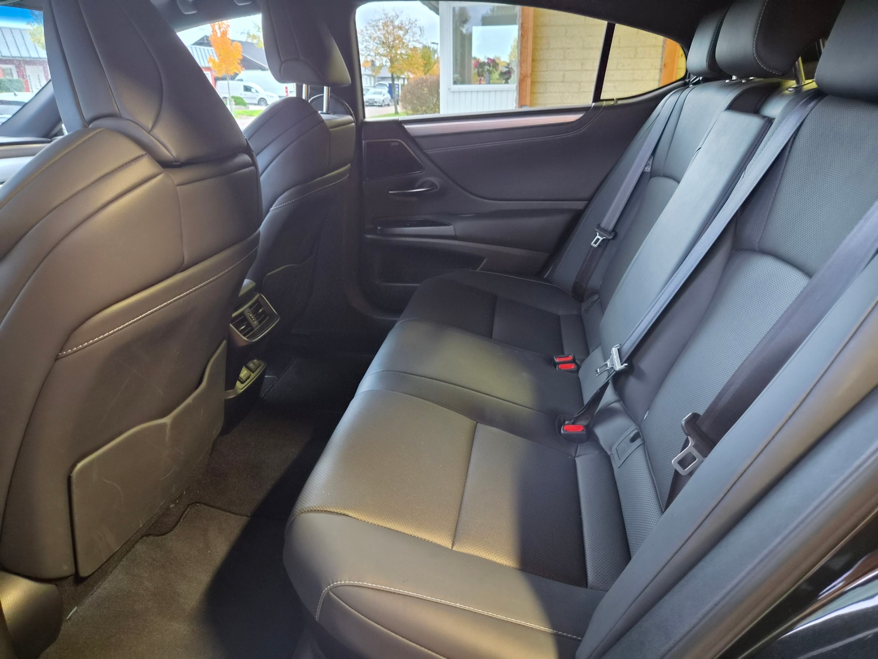 Lexus ES 300h F Sport 2021, bild 6/10