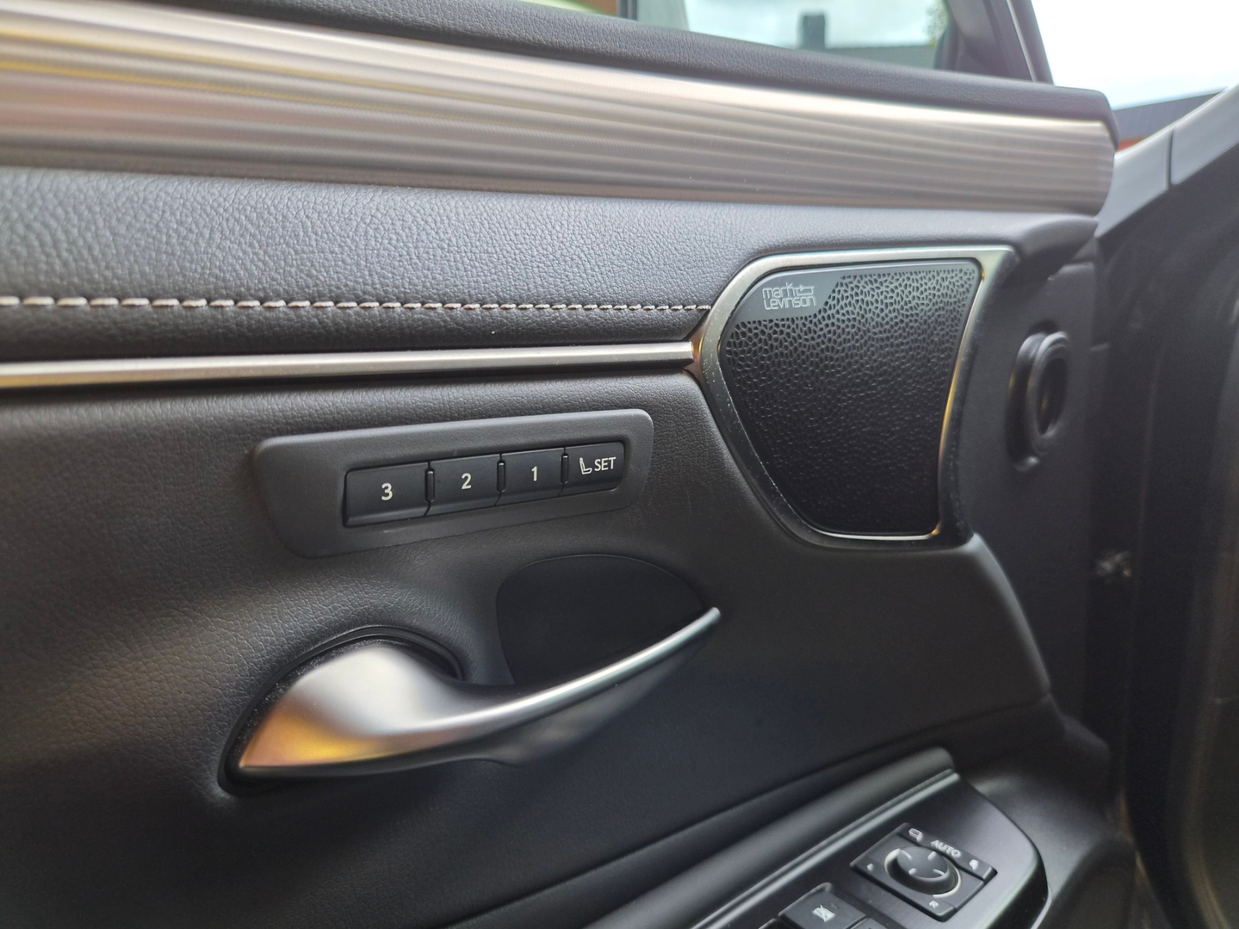 Lexus ES 300h F Sport 2021, bild 3/10