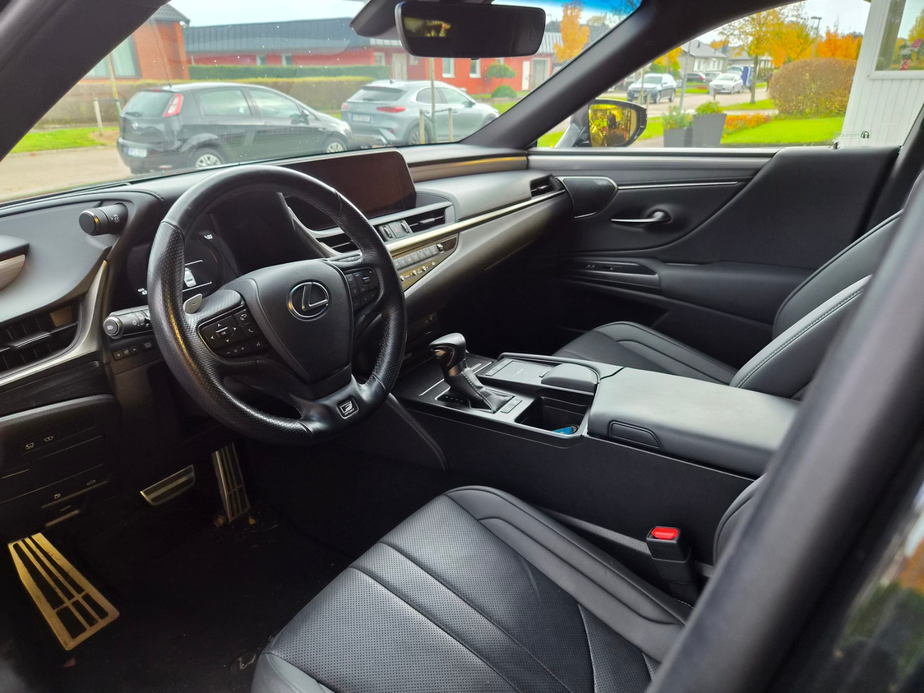 Lexus ES 300h F Sport 2021, bild 2/10
