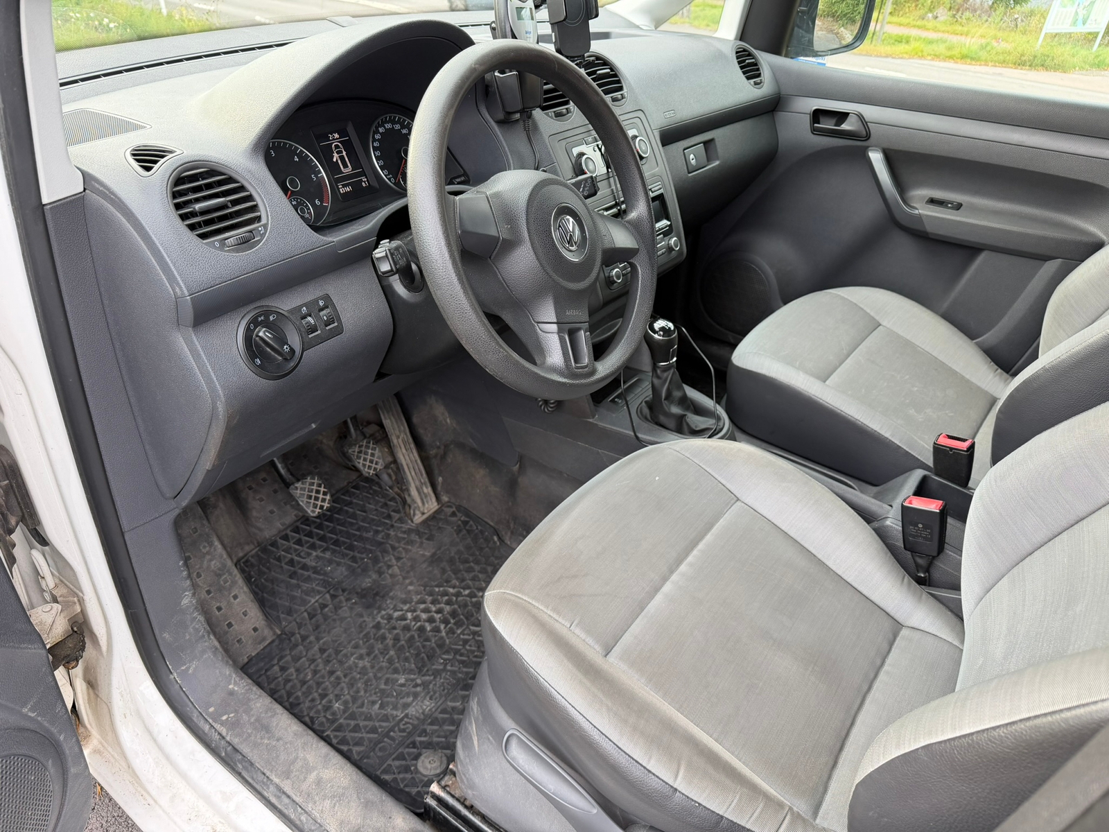 Volkswagen Caddy 2.0 TDI 2013, photo 9/9