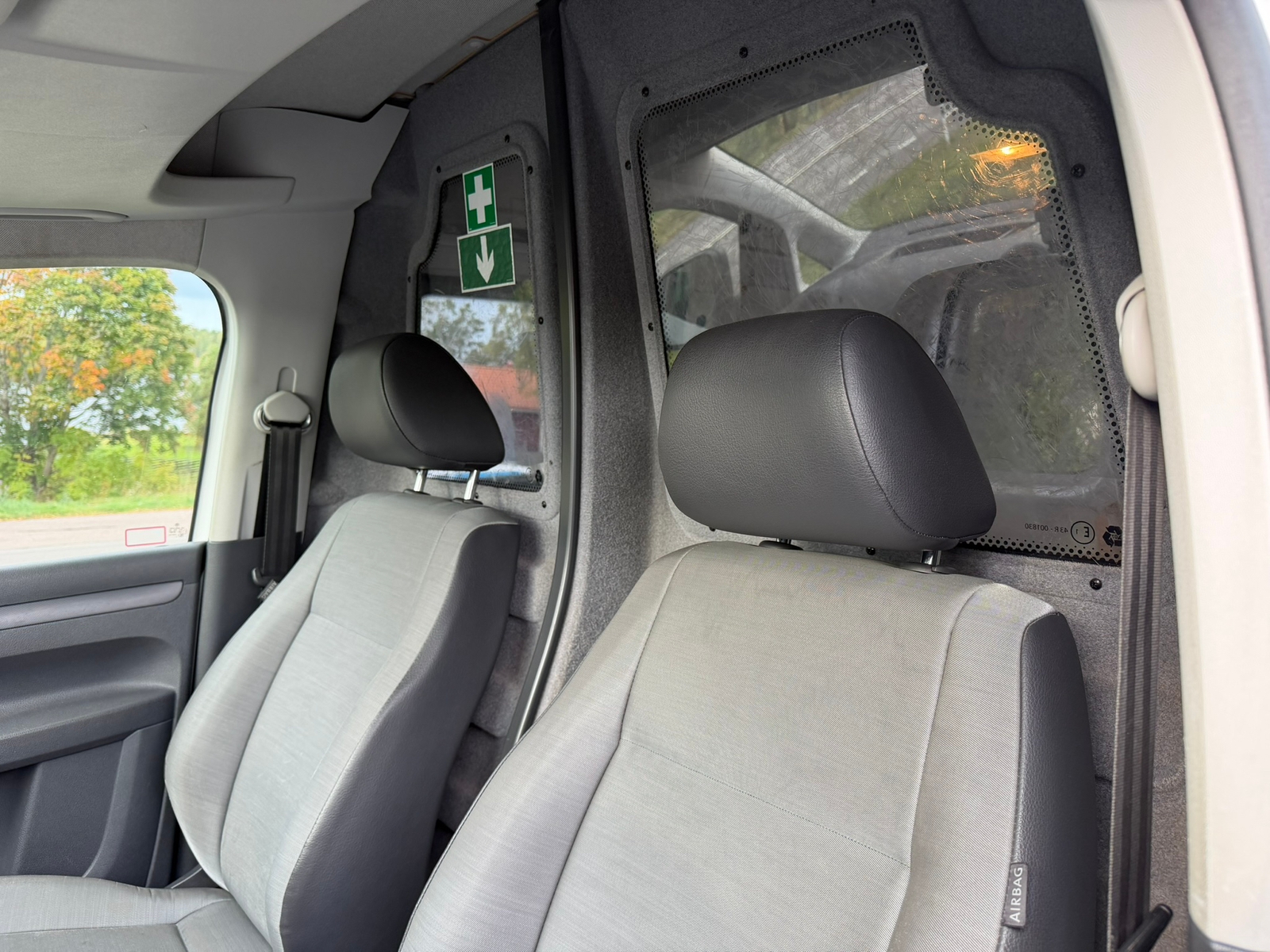 Volkswagen Caddy 2.0 TDI 2013, photo 8/9