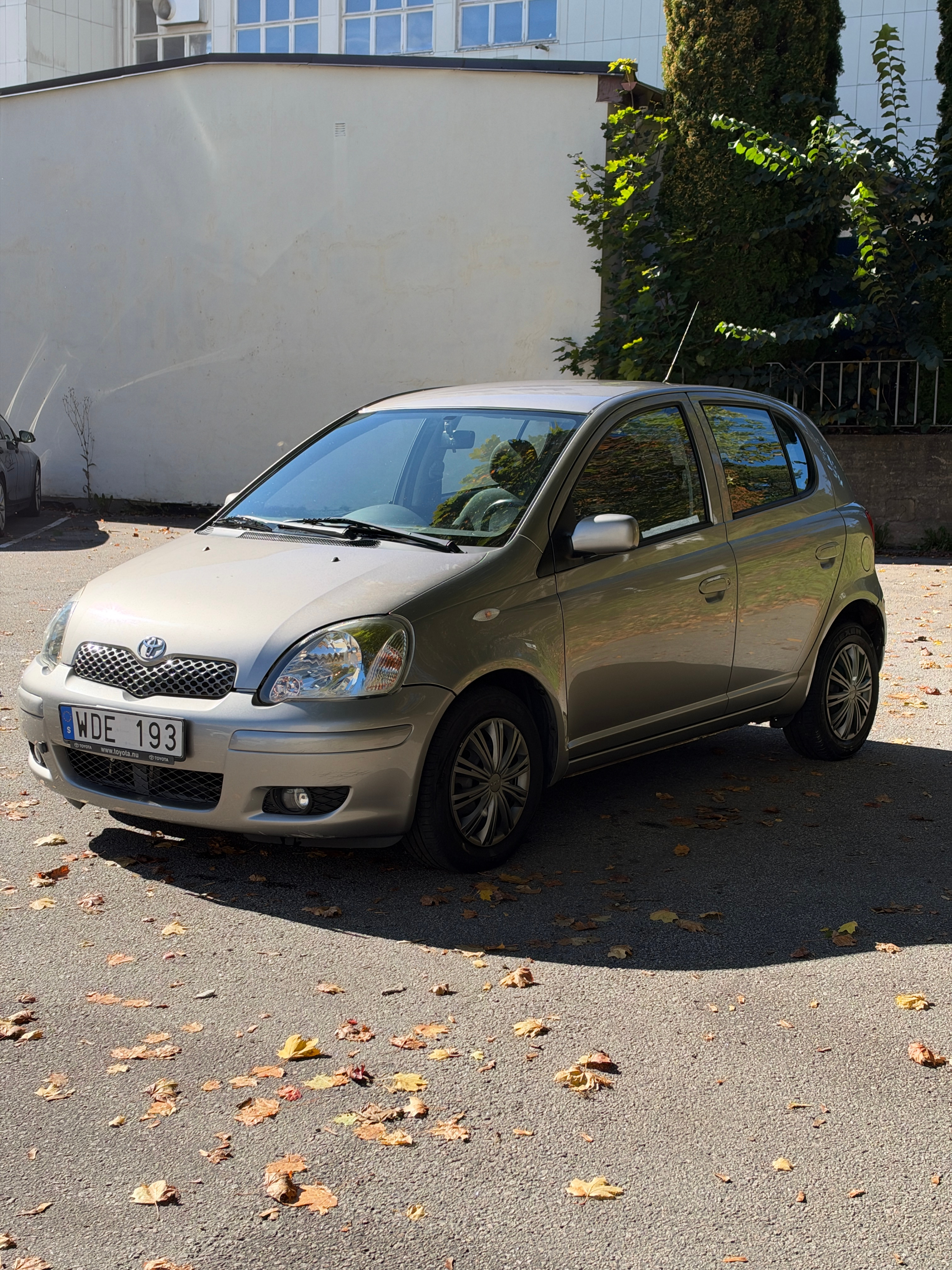 Toyota Yaris 1.3 2004, kuva 2/9