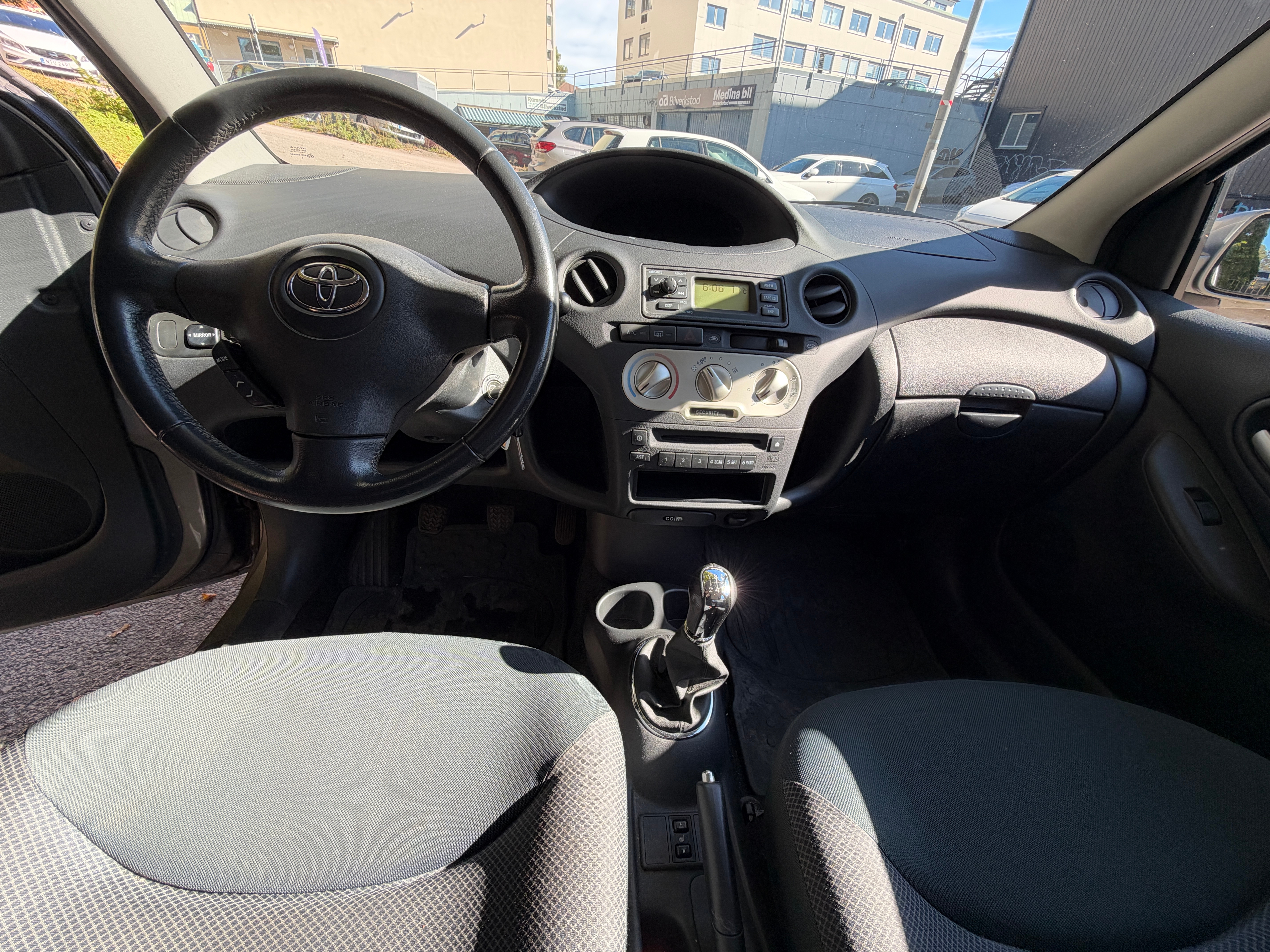 Toyota Yaris 1.3 2004, kuva 7/9