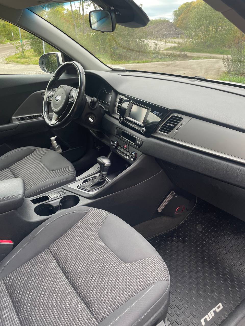 Kia Niro 1.6 GDI Hybrid 2018, bild 6/7