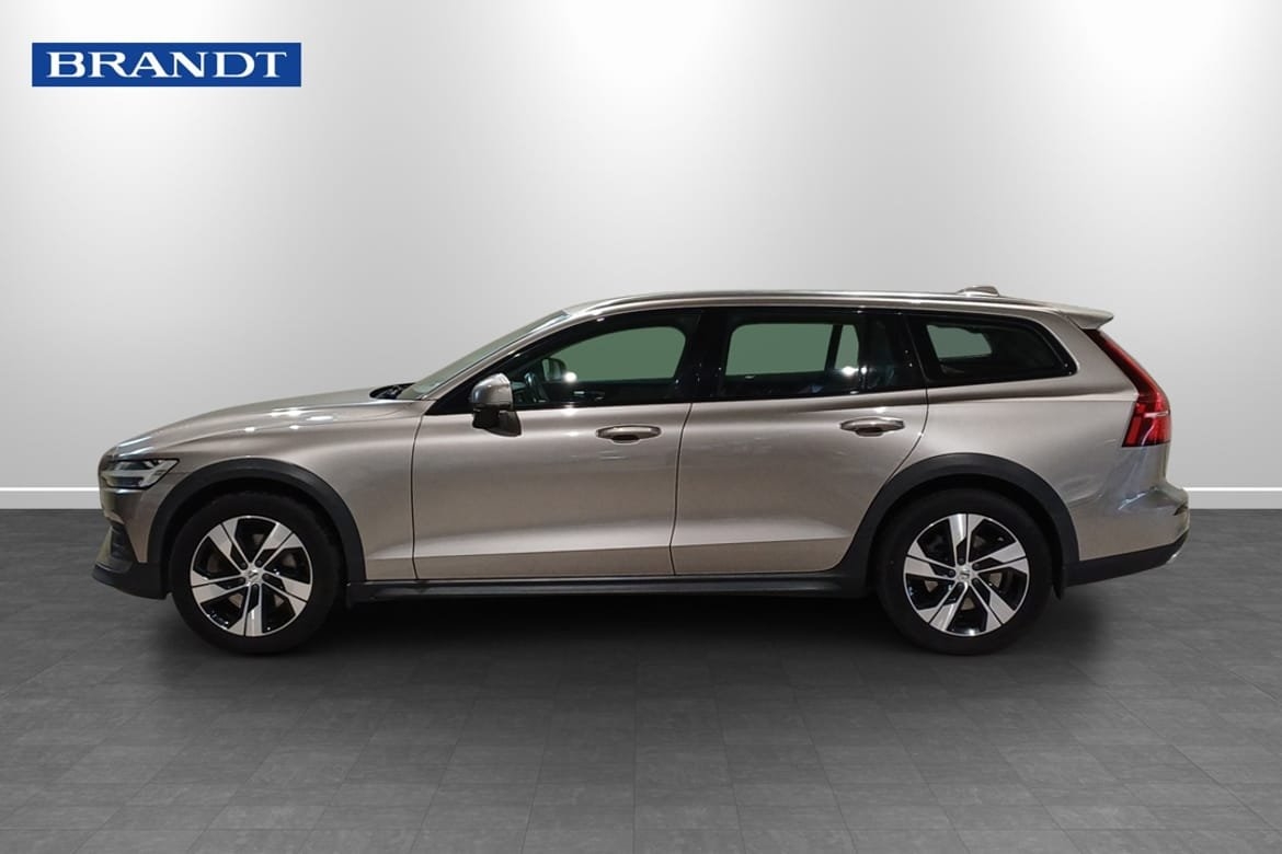 Volvo V60 Cross Country D4 2019, bild 3/10