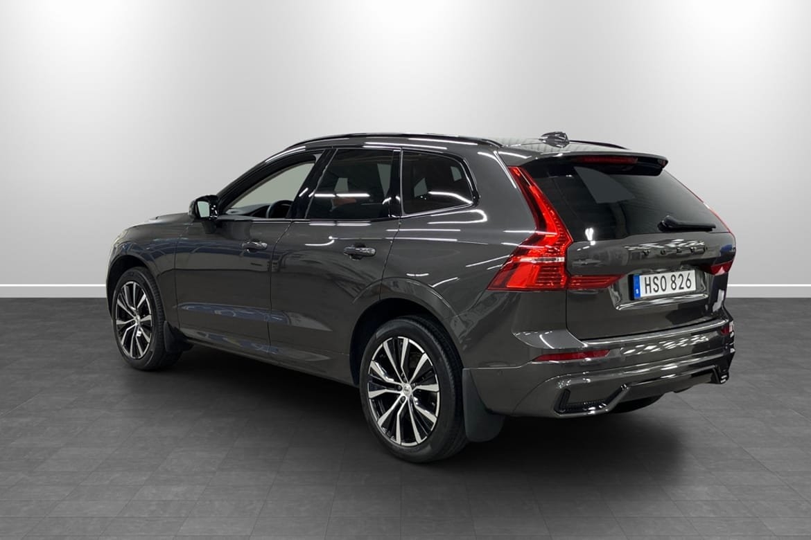 Volvo XC60 B4 Diesel Plus Dark 2023, bild 2/10