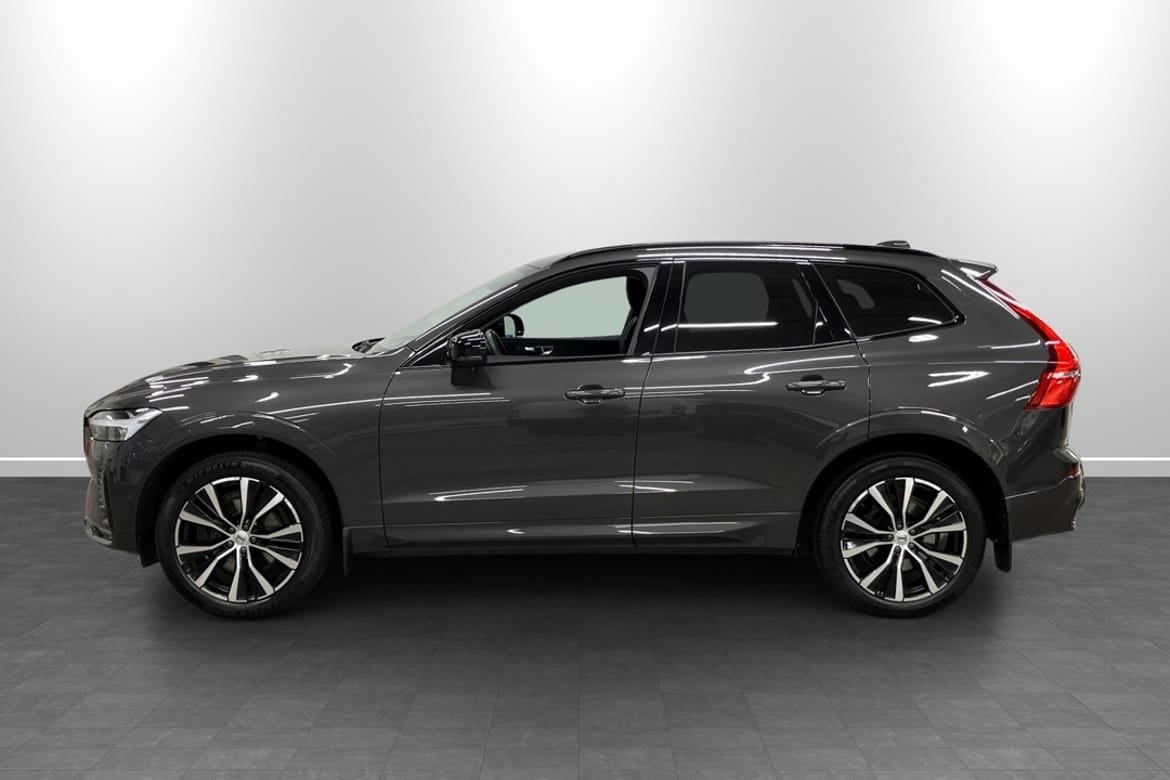 Volvo XC60 B4 Diesel Plus Dark 2023, bild 3/10