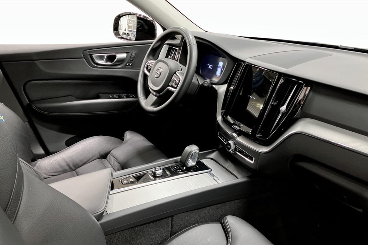 Volvo XC60 B4 Diesel Plus Dark 2023, bild 6/10