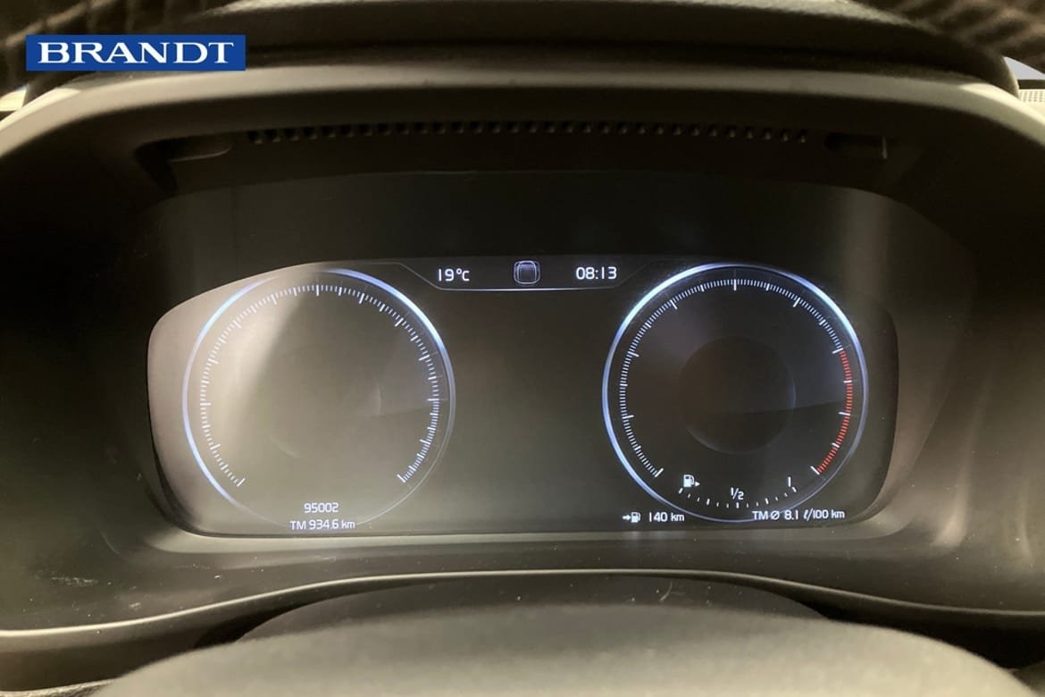 Volvo XC40 T3 Inscription 2019, photo 9/10