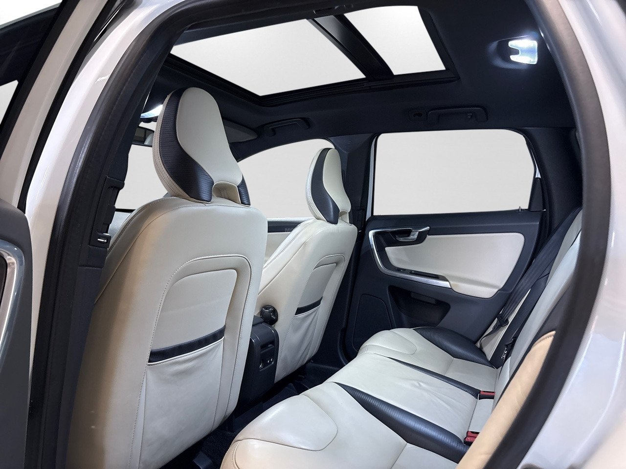 Volvo XC60 R Design 2013, photo 9/10