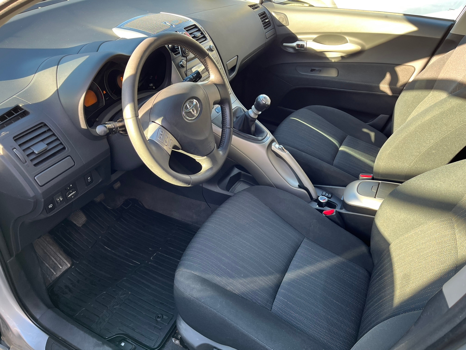 Toyota Auris 1.6 2010, kuva 4/6