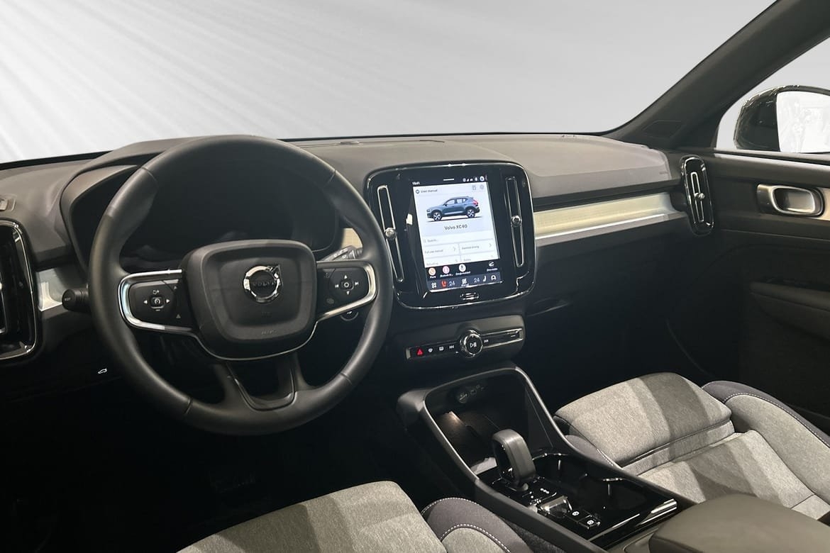 Volvo XC40 B4 Plus Dark 2026, kuva 9/10