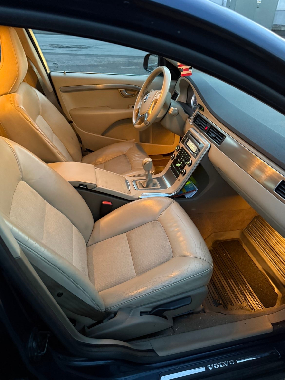 Volvo V70 2011, photo 6/7