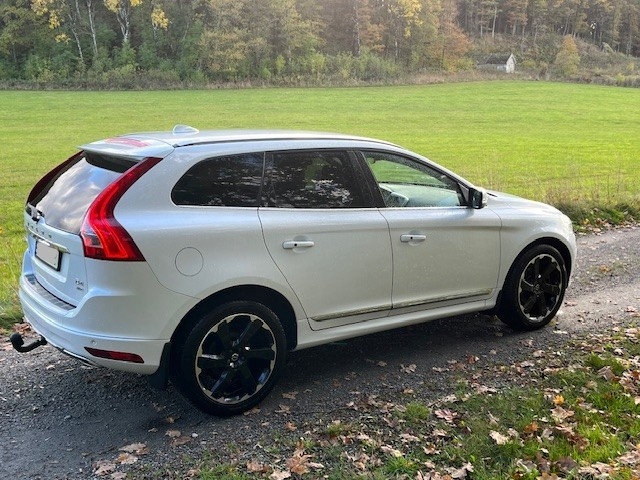 Volvo XC60 D4 2016, photo 2/6