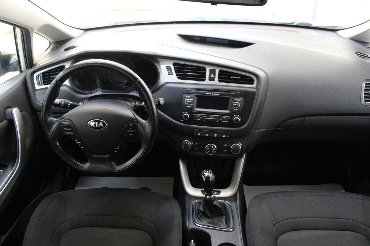Kia Ceed 1.4 CRDi 90 2014, bild 10/10