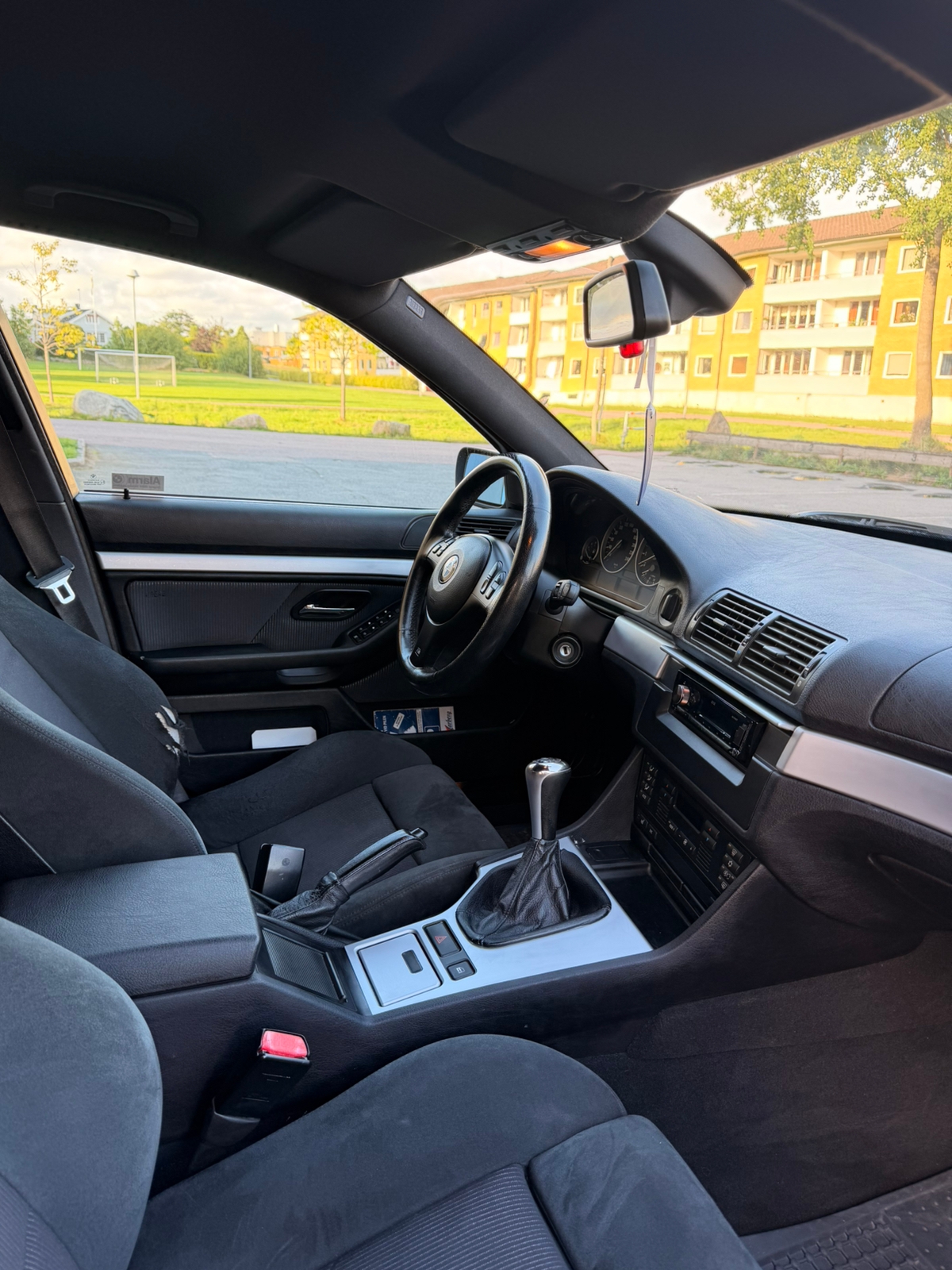 BMW 525i 2002, bild 6/10