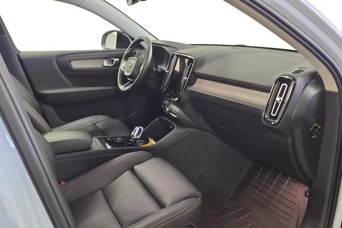 Volvo XC40 B4 Plus Dark 2024, bild 7/10